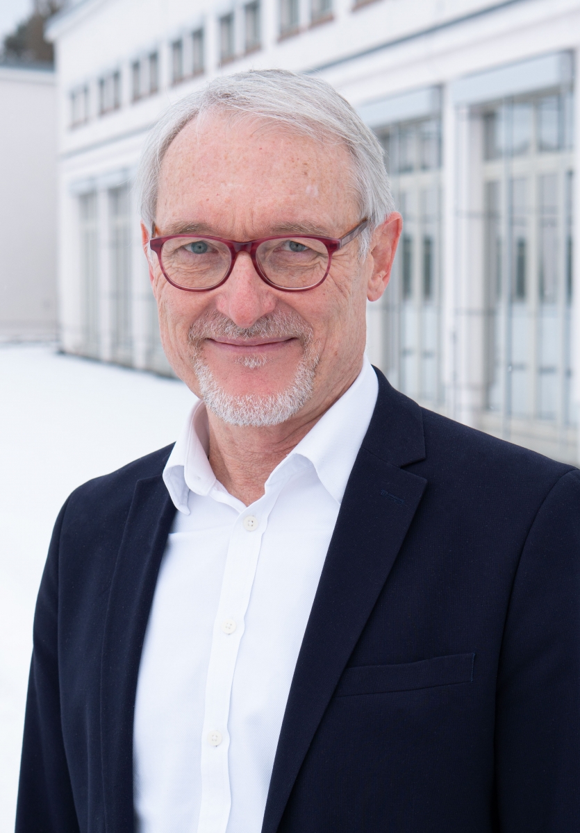 Bild von Dr. Jochen Christe-Zeyse Bild von Dr. Jochen Christe-Zeyse